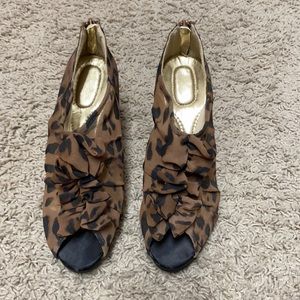 Leopard Size 7 sandals BRAND NEW